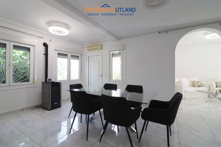 Image No.10-3 Bed Villa for sale