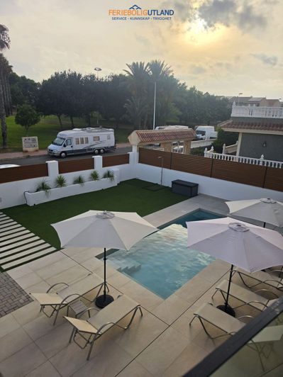 Image No.5-Villa de 4 chambres à vendre à Torrevieja