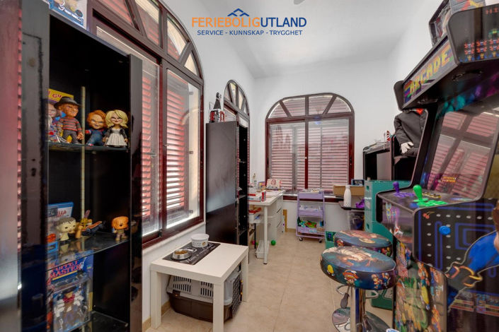 Image No.17-3 Bed Townhouse for sale