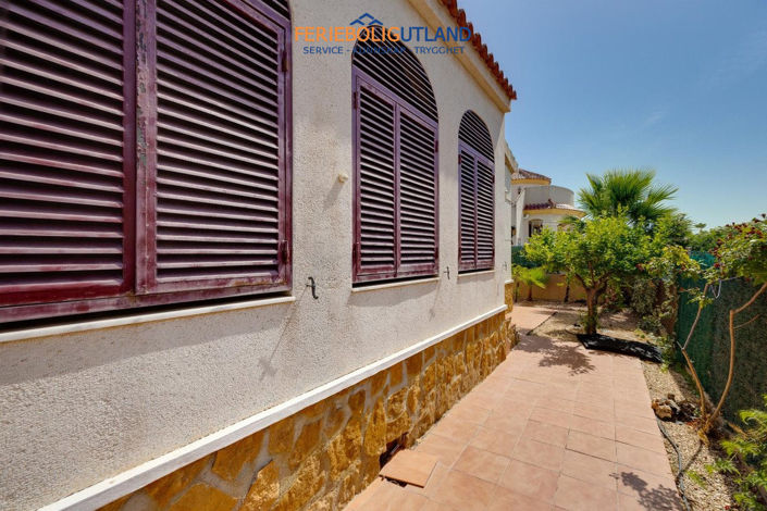 Image No.30-3 Bed Townhouse for sale