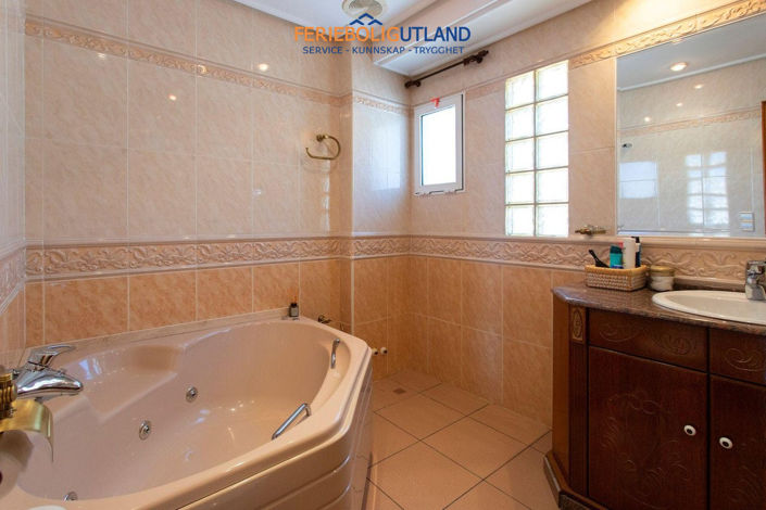 Image No.21-4 Bed Villa for sale