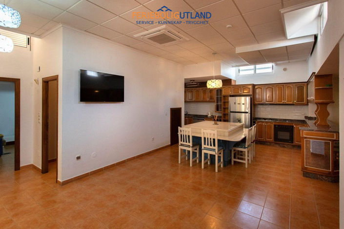 Image No.28-4 Bed Villa for sale