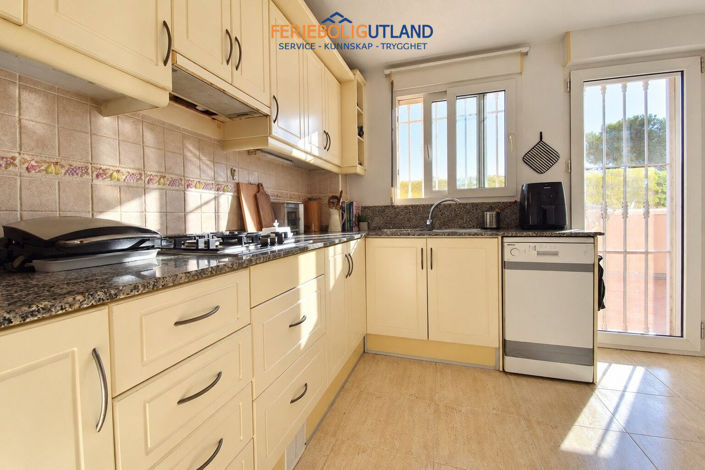 Image No.8-3 Bed Townhouse for sale