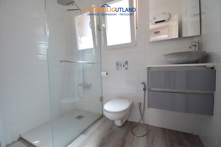 Image No.15-3 Bed Villa for sale