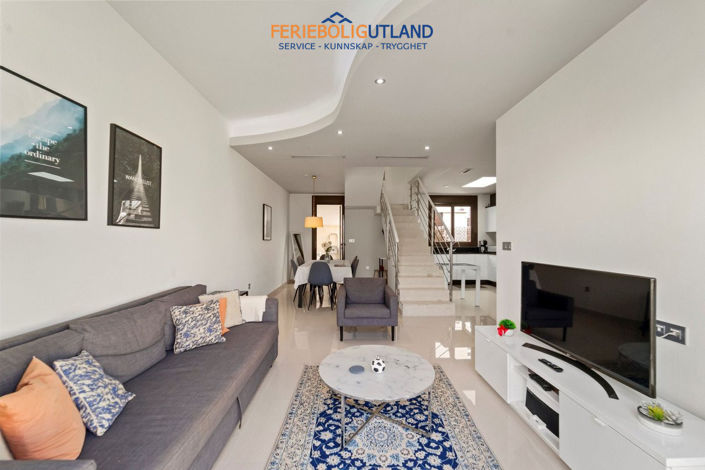 Image No.16-2 Bed Townhouse for sale