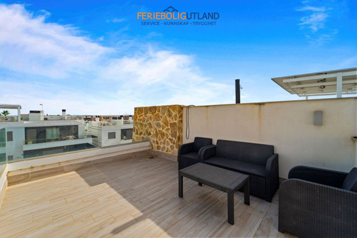 Image No.17-2 Bed Townhouse for sale