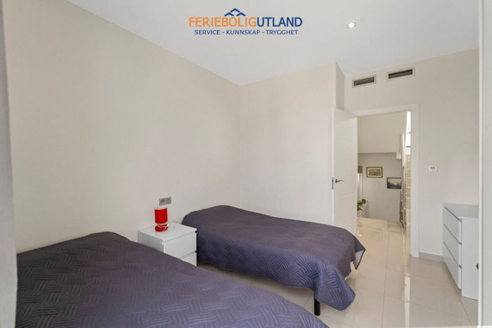Image No.21-2 Bed Townhouse for sale