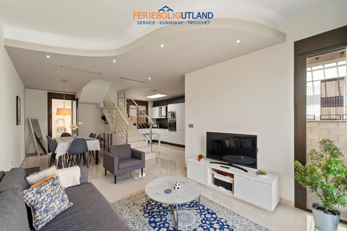 Image No.4-2 Bed Townhouse for sale