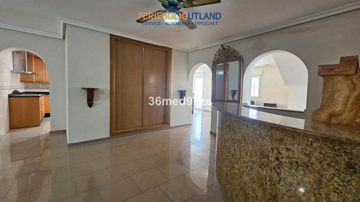 Image No.25-6 Bed Villa for sale
