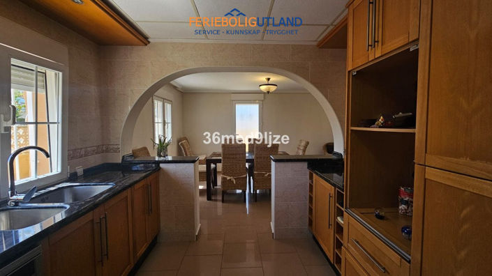 Image No.37-6 Bed Villa for sale