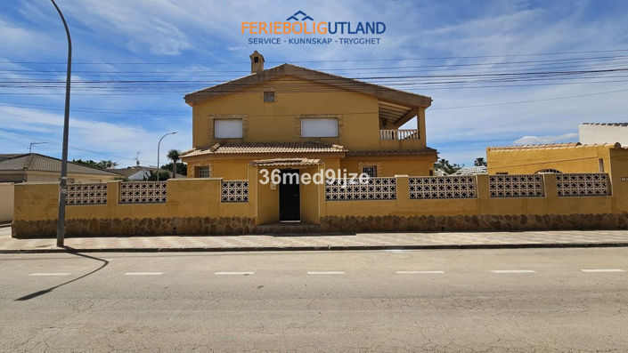 Image No.8-6 Bed Villa for sale