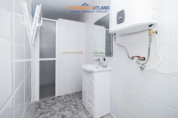 Image No.14-3 Bed Townhouse for sale