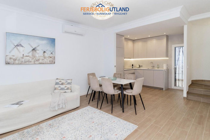 Image No.6-3 Bed Townhouse for sale
