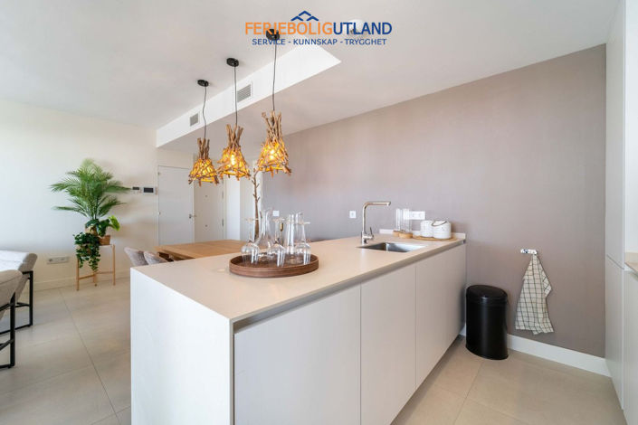 Image No.18-3 Bed Apartment for sale