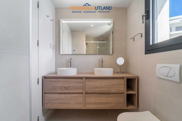 Image No.28-3 Bed Apartment for sale