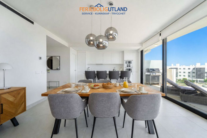Image No.15-3 Bed Apartment for sale