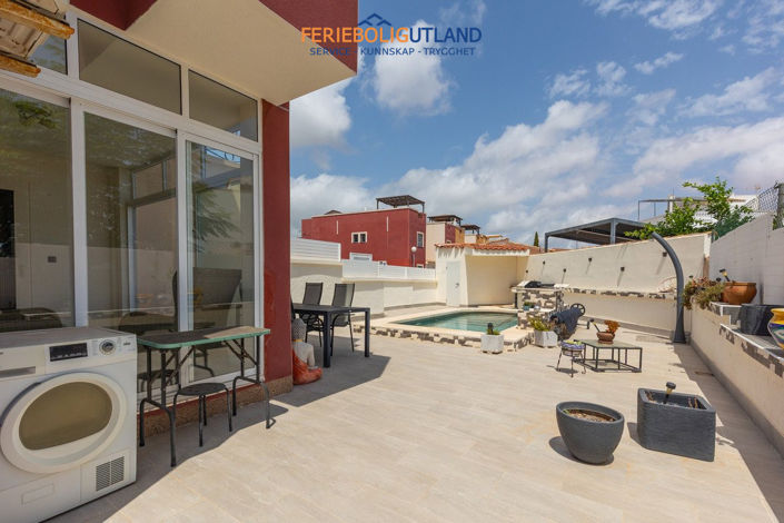 Image No.21-2 Bed Apartment for sale