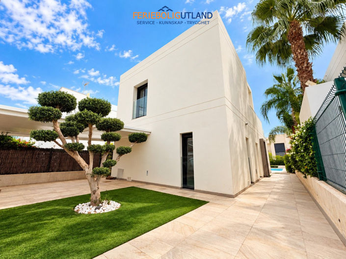 Image No.3-3 Bed Villa for sale