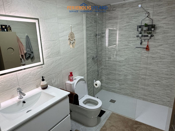 Image No.15-3 Bed Villa for sale
