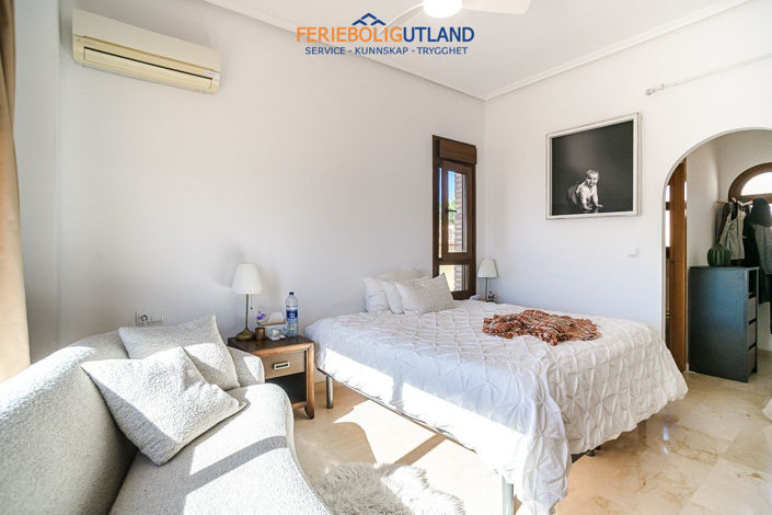 Image No.23-3 Bed Villa for sale