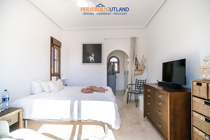 Image No.24-3 Bed Villa for sale