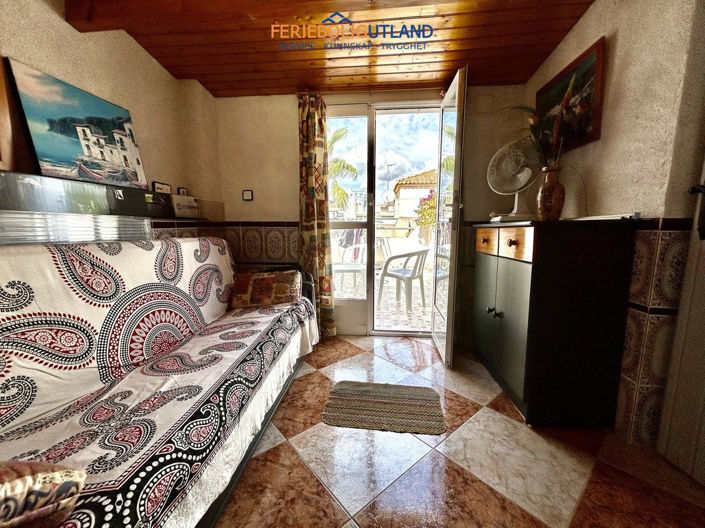 Image No.20-2 Bed Townhouse for sale