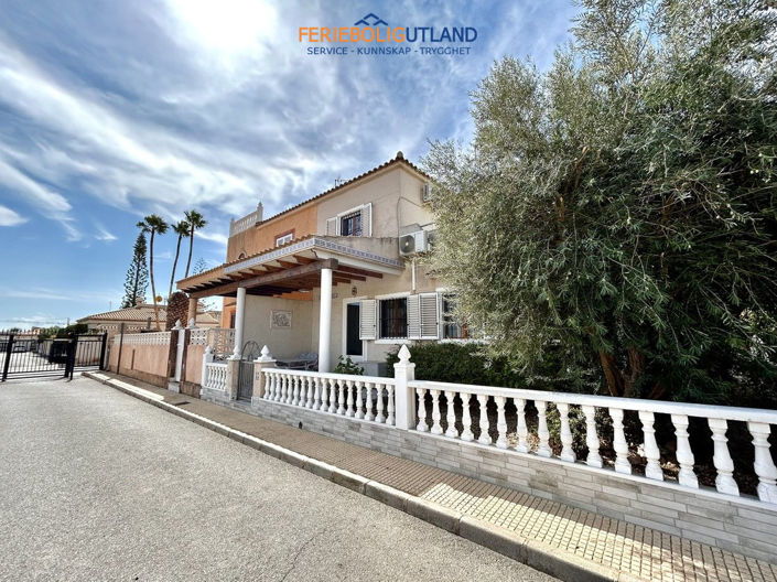 Image No.26-2 Bed Townhouse for sale