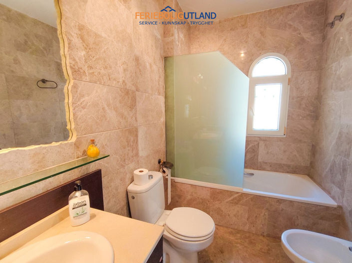 Image No.25-3 Bed Villa for sale