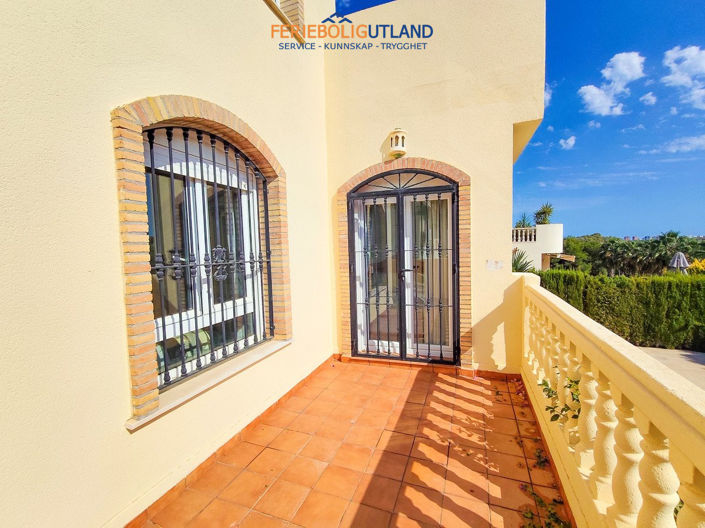 Image No.27-3 Bed Villa for sale