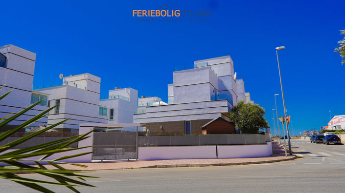 Image No.57-3 Bed Villa for sale
