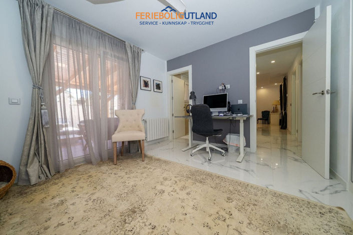 Image No.28-4 Bed Villa for sale