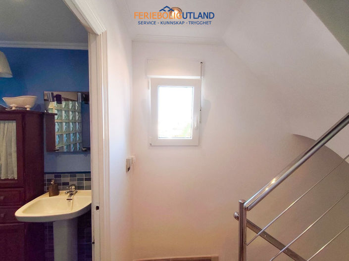 Image No.20-3 Bed Townhouse for sale