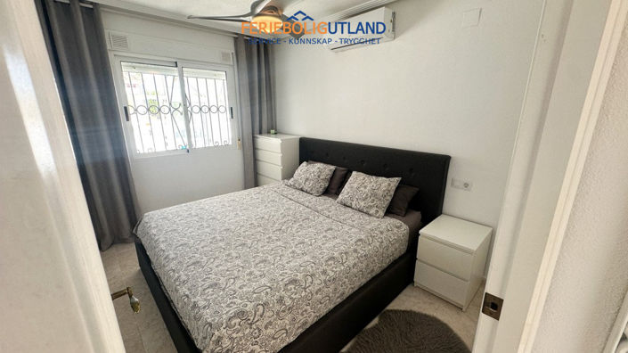 Image No.17-4 Bed Townhouse for sale