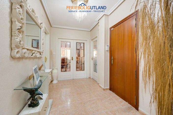 Image No.7-5 Bed Apartment for sale