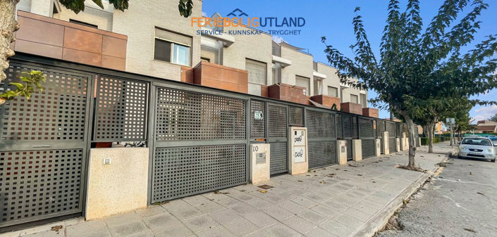 Image No.14-3 Bed Townhouse for sale