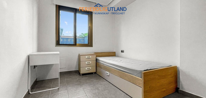 Image No.25-3 Bed Townhouse for sale