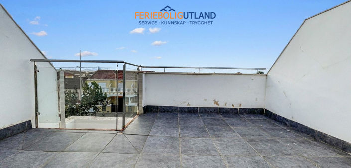 Image No.30-3 Bed Townhouse for sale
