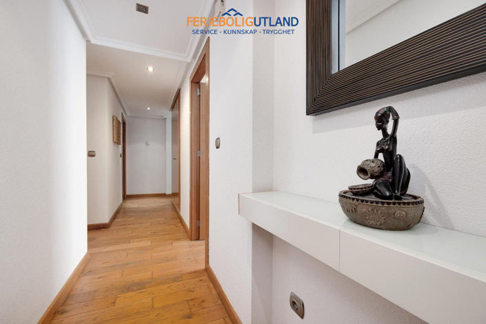 Image No.18-3 Bed Apartment for sale