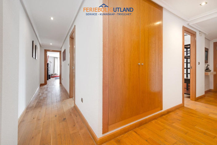 Image No.21-3 Bed Apartment for sale