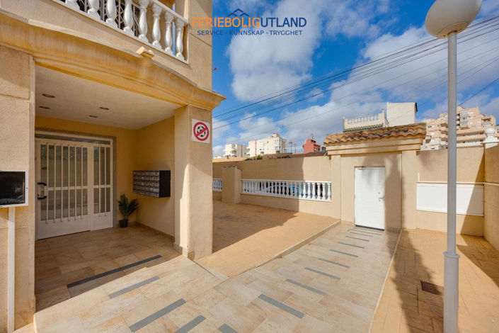 Image No.28-2 Bed Apartment for sale