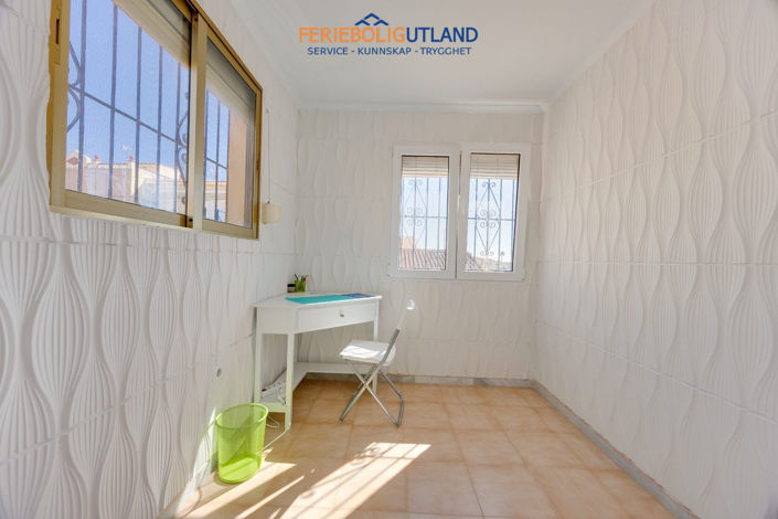 Image No.20-2 Bed Townhouse for sale