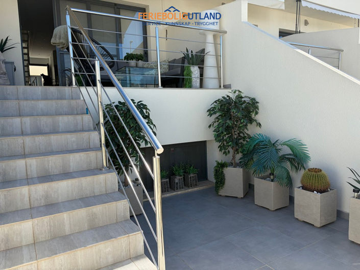 Image No.5-3 Bed Townhouse for sale