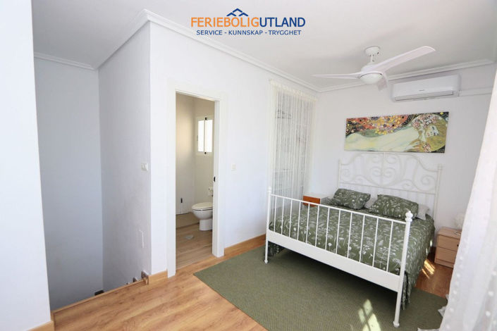Image No.17-3 Bed Townhouse for sale
