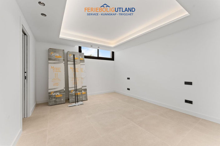 Image No.18-4 Bed Villa for sale