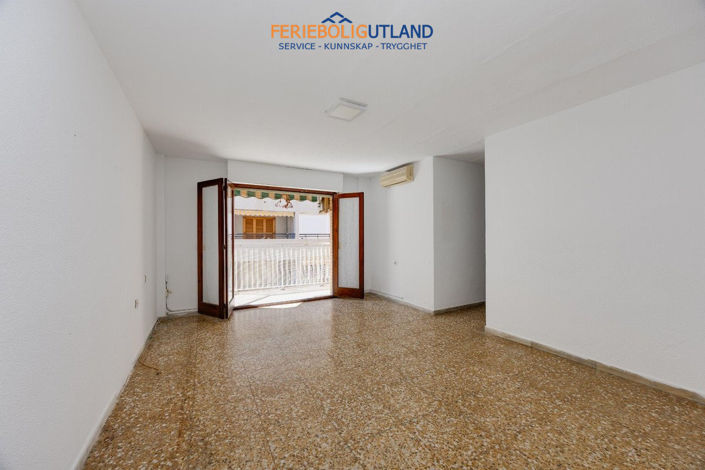 Image No.12-3 Bed Apartment for sale