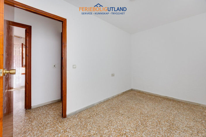 Image No.17-3 Bed Apartment for sale