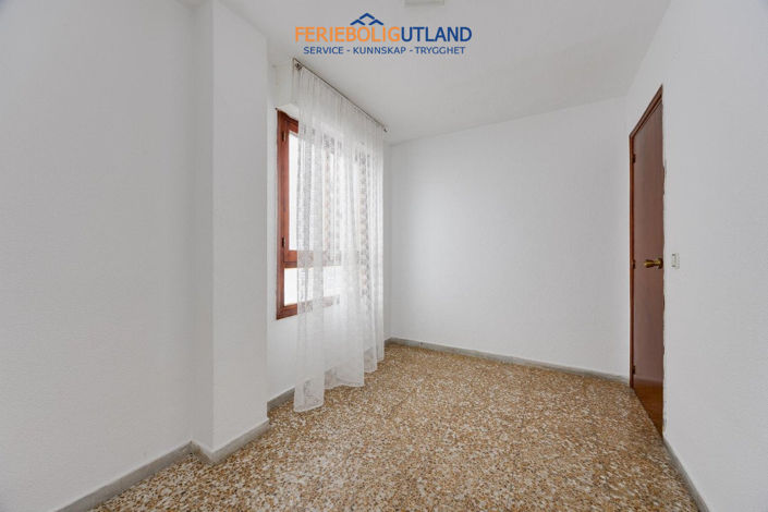 Image No.18-3 Bed Apartment for sale