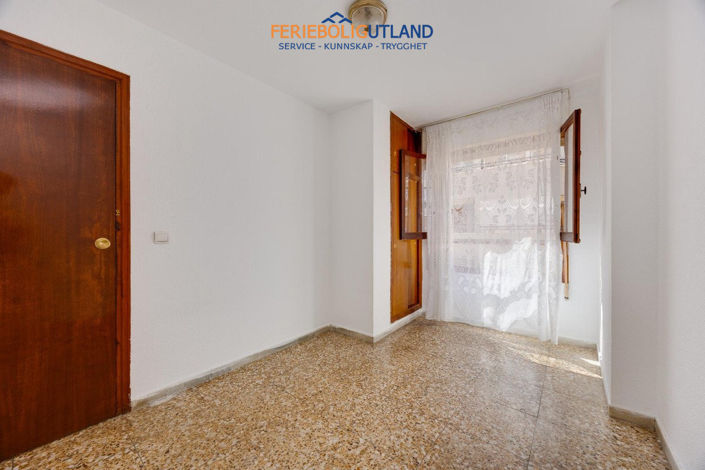 Image No.19-3 Bed Apartment for sale