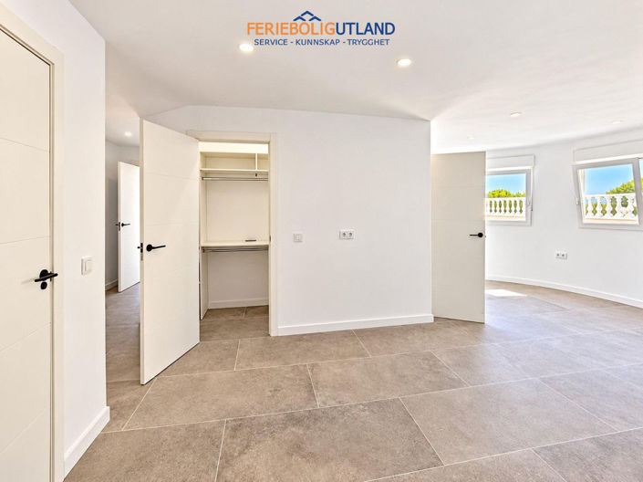Image No.19-3 Bed Villa for sale
