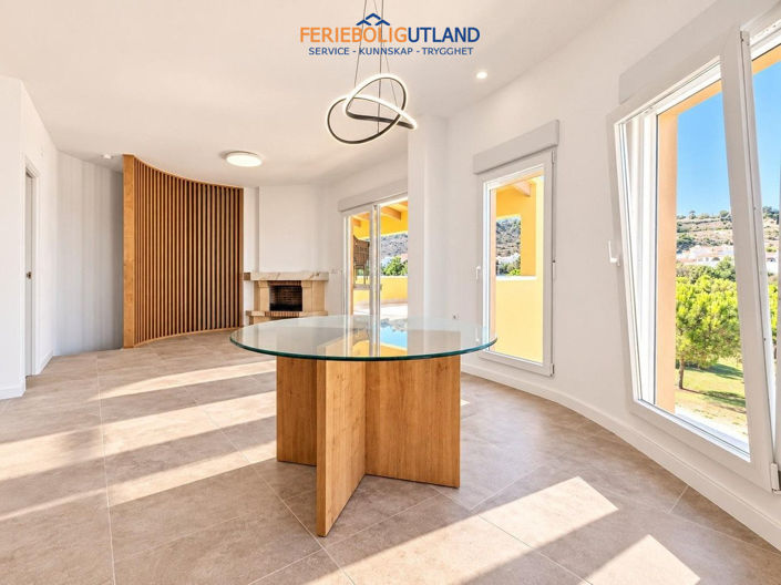 Image No.30-3 Bed Villa for sale
